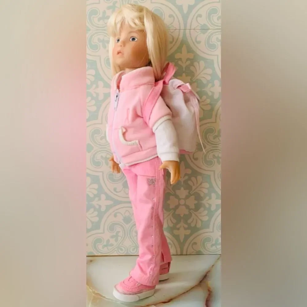 Rare Dianna Effner doll. “Walk for the cure”collectible doll. Ashton-Drake